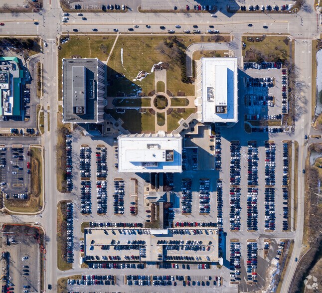 More Photos Of 2021 Spring Rd, Oak Brook Office For Lease