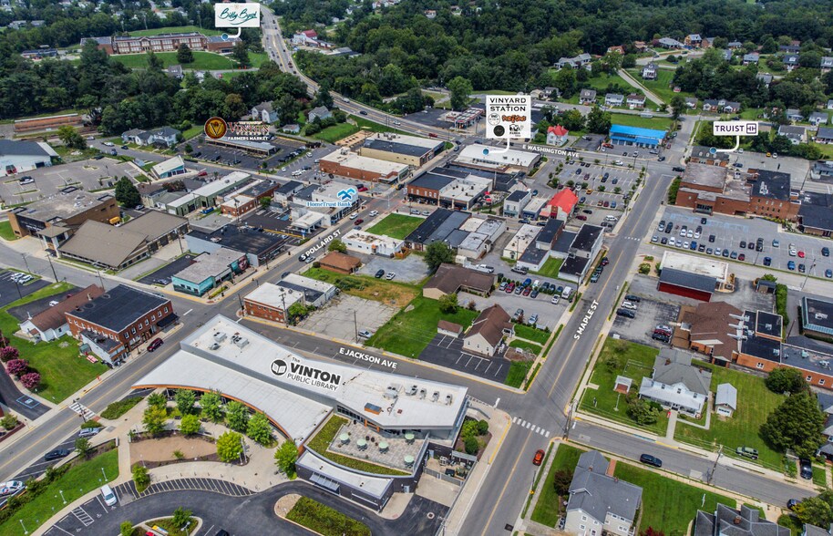 More Photos Of 221 S Maple St, Vinton Office For Lease