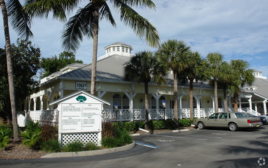 Primary Photo Of 10621 Airport Pulling Rd, Naples Unknown For Lease