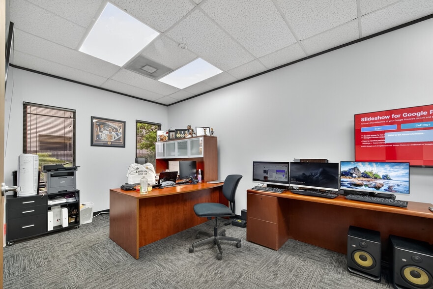 More Photos Of 6375 Richmond Ave, Houston Auto Dealership For Lease