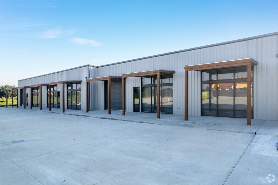 More Photos Of 6205 S Sam Houston Pky E, Houston Flex For Lease