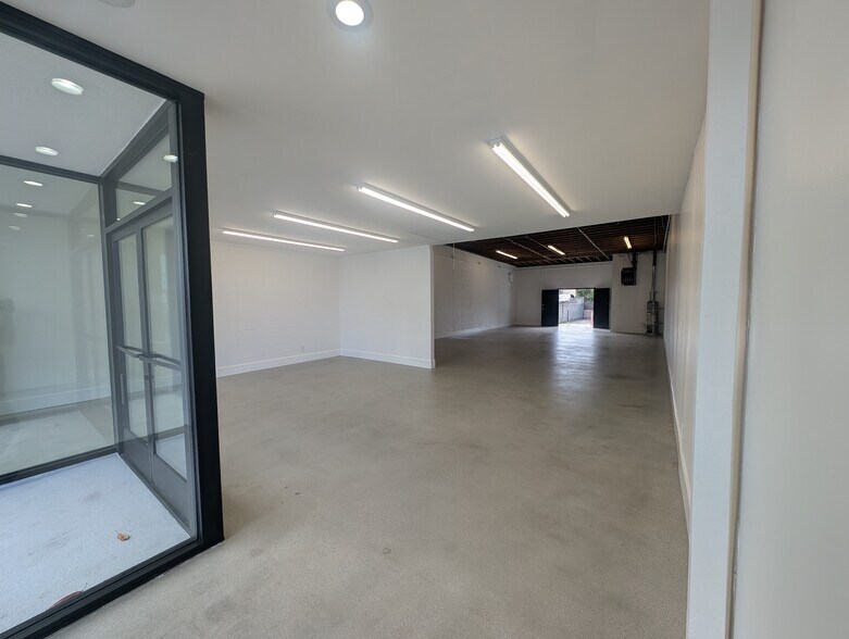 More Photos Of 1420-1422 Santa Monica Blvd, Santa Monica Freestanding For Lease