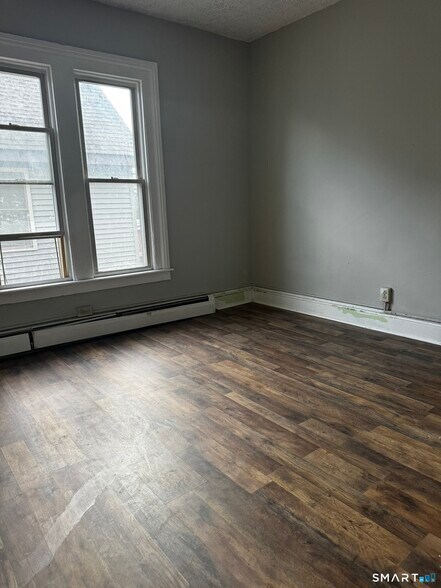 More Photos Of 21 Williams St, Hartford Apartments For Sale