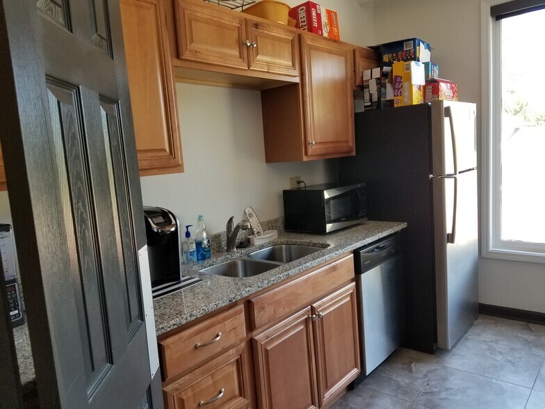 More Photos Of 3450 Acworth Due West Rd NW, Kennesaw Office For Lease