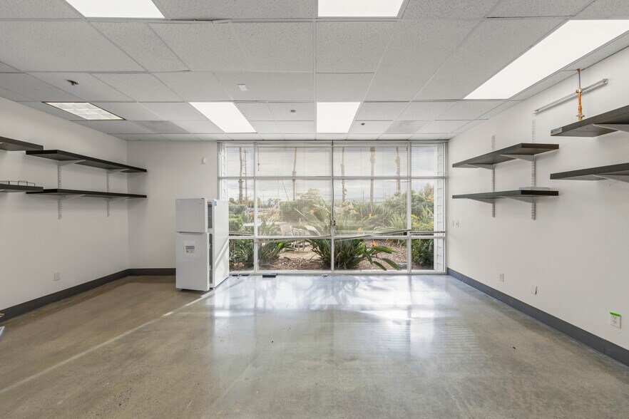 More Photos Of 400 Seaport Ct, Redwood City Medical For Lease