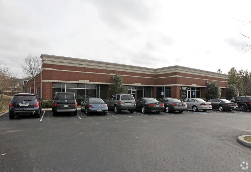 Primary Photo Of 3012 Business Park Cir, Goodlettsville Office Residential For Lease