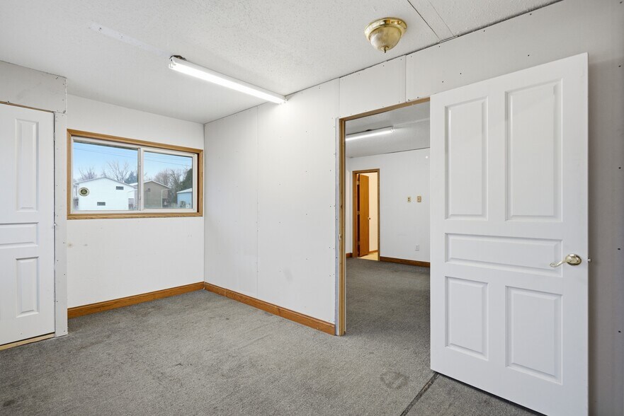 More Photos Of 300 Main St N, Hazleton Freestanding For Sale