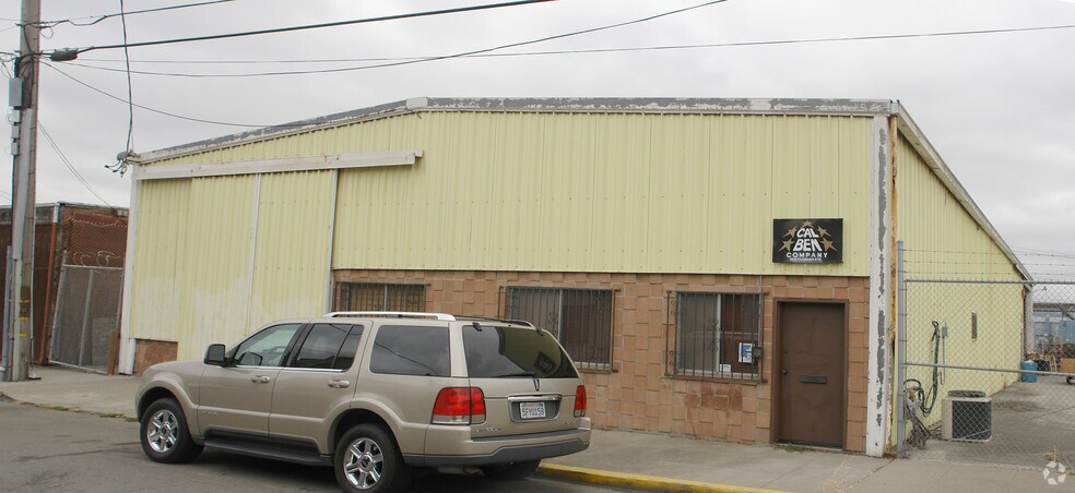 More Photos Of 9828 Pearmain St, Oakland Warehouse For Lease