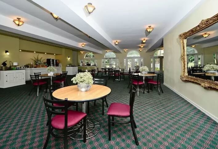 More Photos Of 220 S Interstate Dr, Sikeston Hotel For Sale