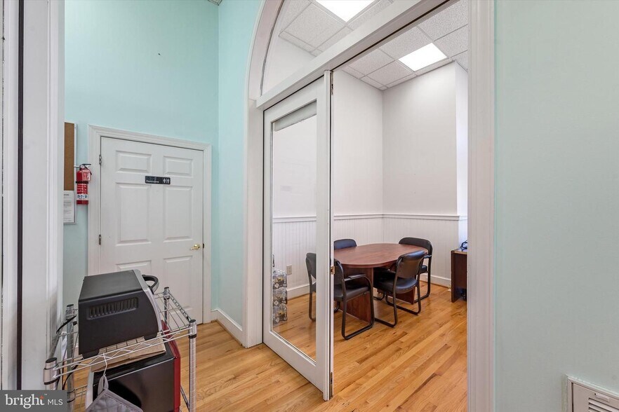 More Photos Of 37-45 E Boscawen St, Winchester Office For Sale