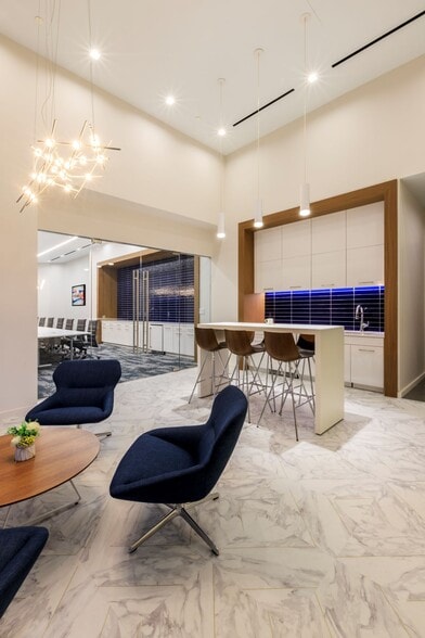 More Photos Of 1725 Duke St, Alexandria Office For Lease