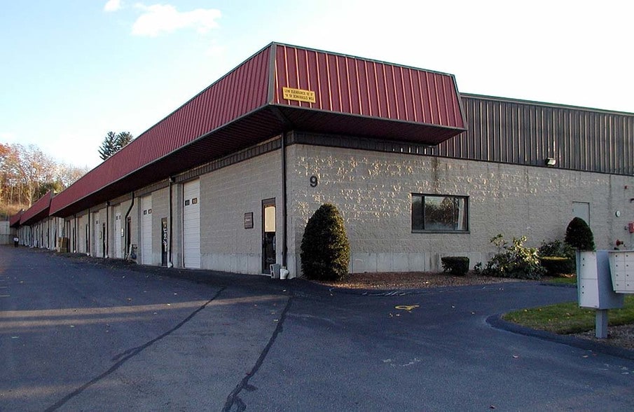 More Photos Of 9 Bonazzoli Ave, Hudson Warehouse For Sale