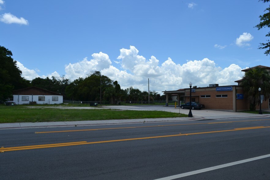 More Photos Of 303 N Massachusetts Ave, Lakeland General Retail For Sale