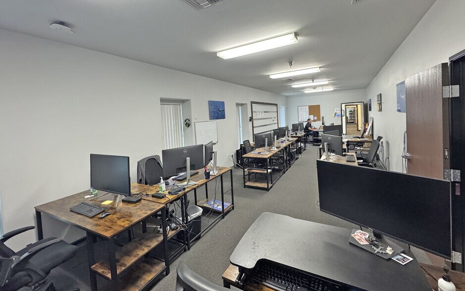 More Photos Of 26035 Palomar Rd, Menifee Warehouse For Sale