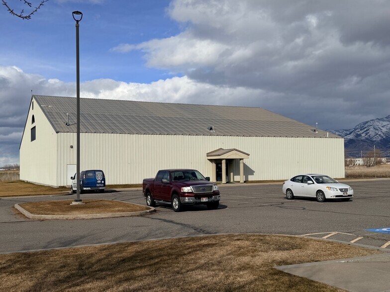 More Photos Of 1580 1000 Hwy, Logan Sports And Entertainment For Lease