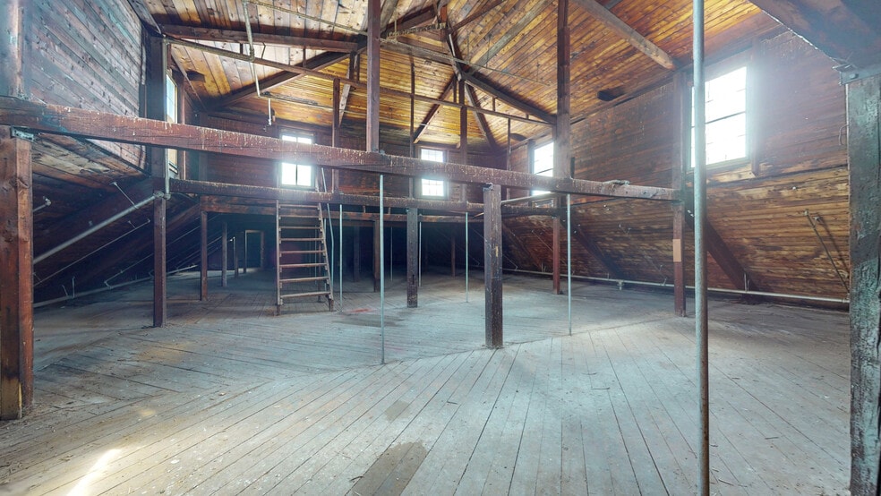 More Photos Of 35 Oakland St, Manchester Warehouse For Sale