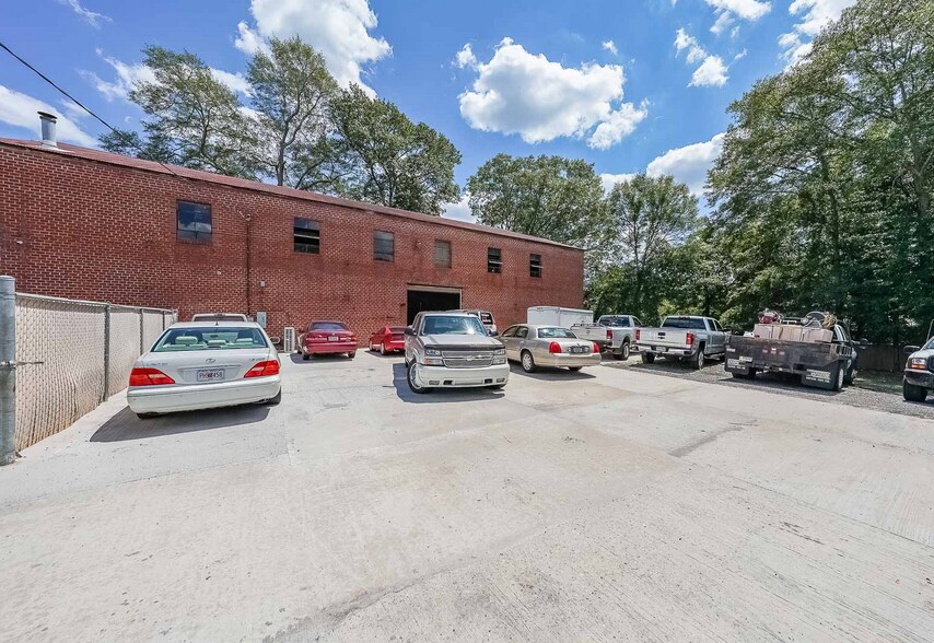 More Photos Of 250 Cleveland St, Locust Grove Industrial For Sale