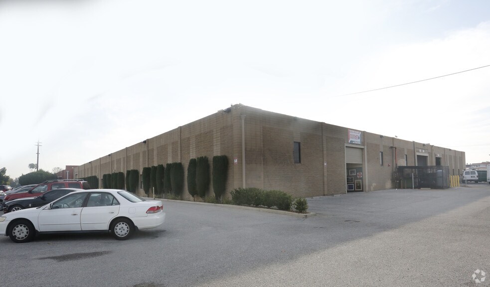 Primary Photo Of 20450 Plummer St, Chatsworth Warehouse For Lease