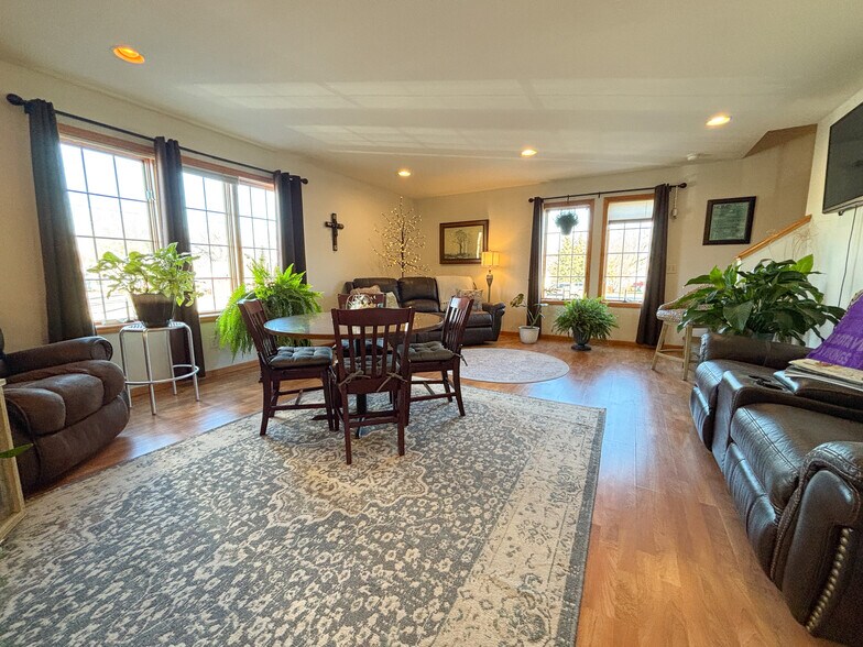 More Photos Of 31 Main Ave N, New York Mills Auto Dealership For Sale