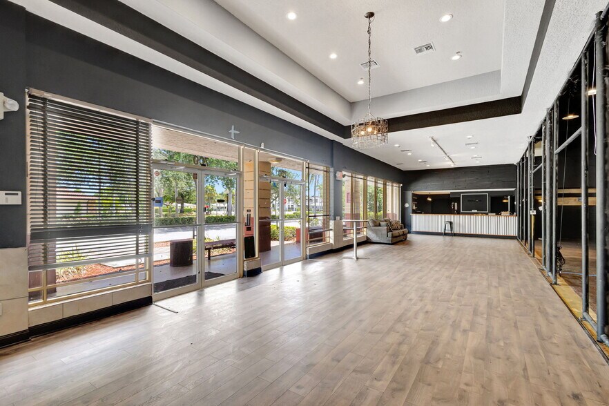 More Photos Of 702 Park Ave, West Palm Beach Unknown For Lease