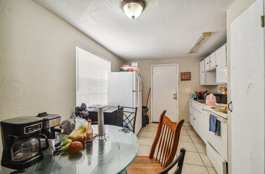 More Photos Of 4507-4517 E Giddens Ave, Tampa Multifamily For Sale