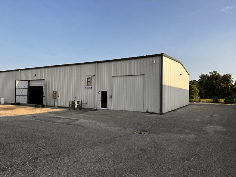 Primary Photo Of 34 29th St, Gulfport Warehouse For Lease