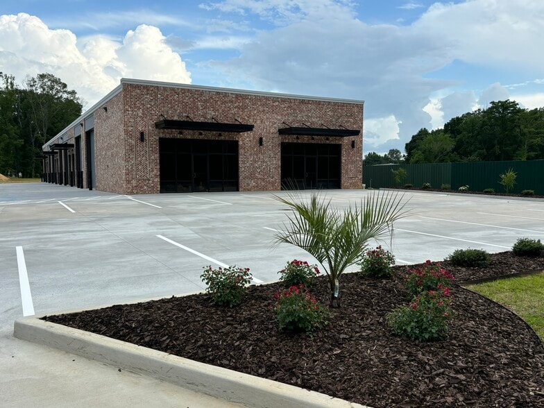 More Photos Of 230 Casey's Ln, Flowood Light Distribution For Lease