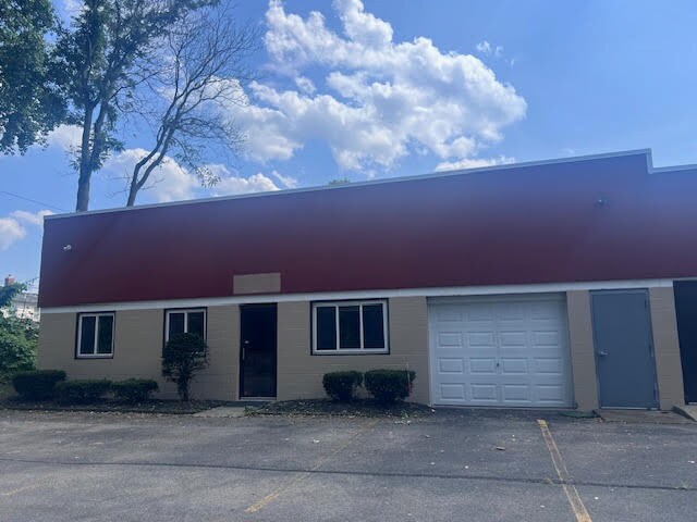 More Photos Of 110 Halstead St, Rochester Warehouse For Lease