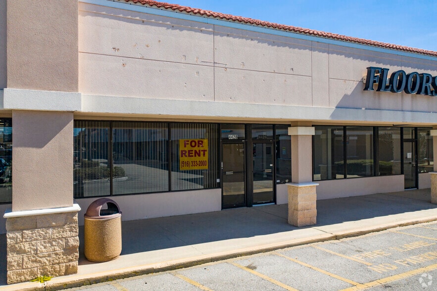 More Photos Of 4400 Bee Ridge Rd, Sarasota Unknown For Lease