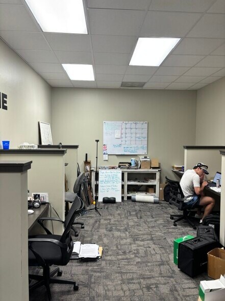 More Photos Of 13315 B St, Omaha Warehouse For Lease