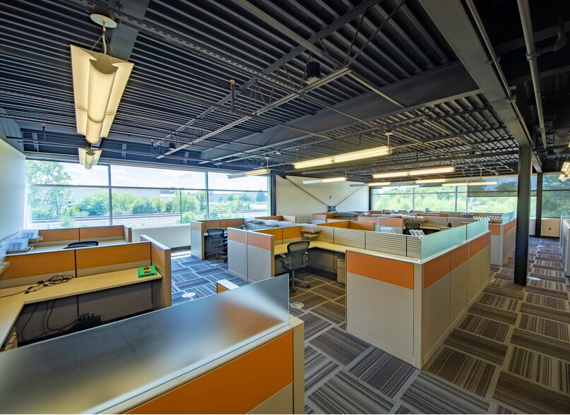 More Photos Of 19865-19866 W 156th St, Olathe Office For Sale