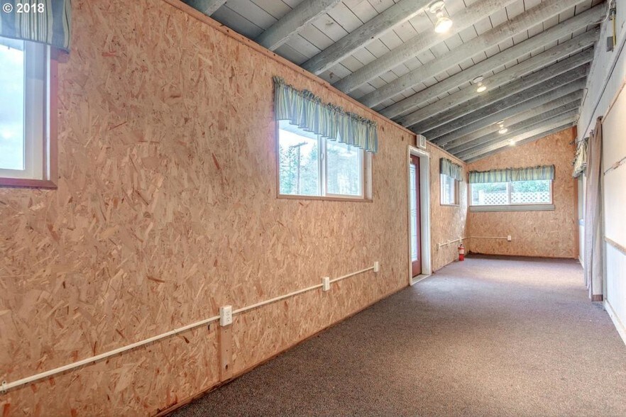 More Photos Of 39618 NE 216th Ave, Amboy Freestanding For Sale