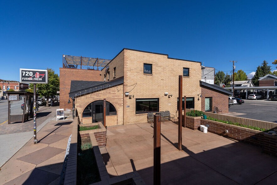 More Photos Of 720 Lincoln Ave, Steamboat Springs Restaurant For Sale