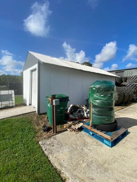 More Photos Of 1816 57th St, Sarasota Warehouse For Sale