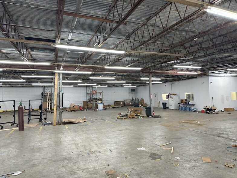 More Photos Of 10609 N Dual Dr, Baton Rouge Storefront For Sale