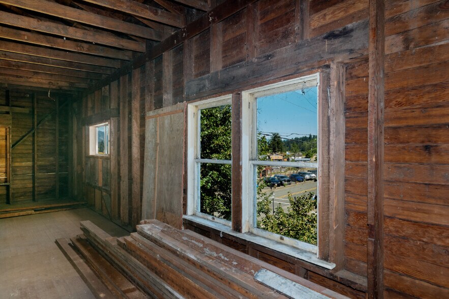 More Photos Of 625 Nehalem Blvd, Wheeler Storefront Retail Residential For Sale