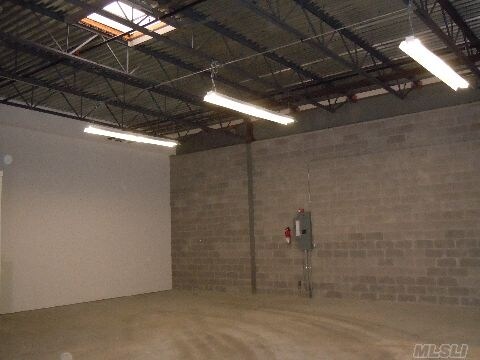 More Photos Of 1600 N Ocean Ave, Holtsville Warehouse For Lease