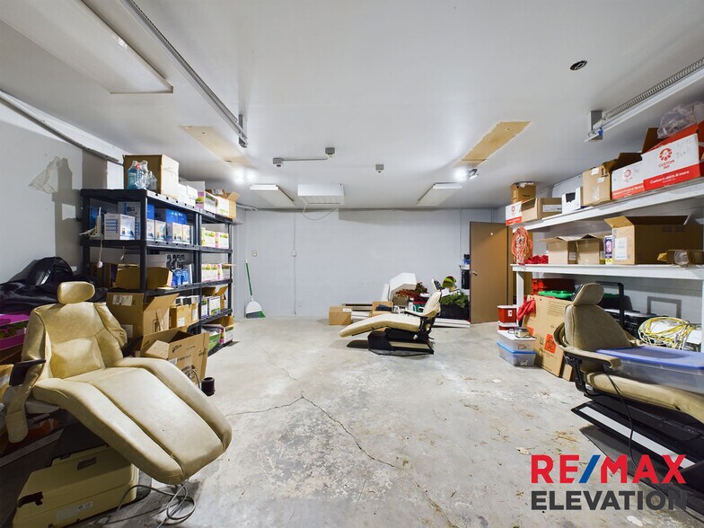 More Photos Of 915 W Fetterman St, Buffalo Office For Sale