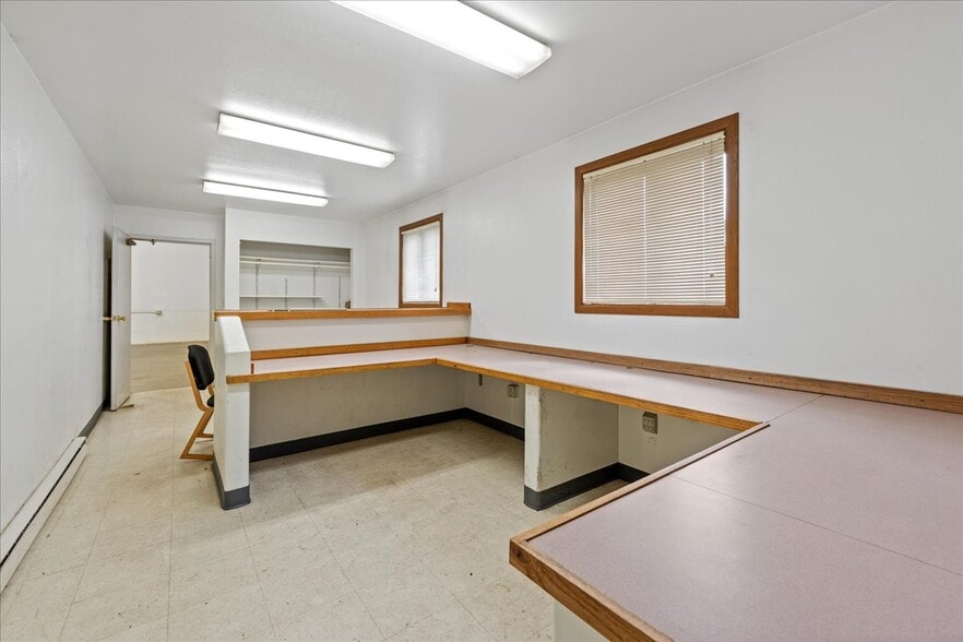 More Photos Of 980 Deere St, Fairbanks Warehouse For Sale