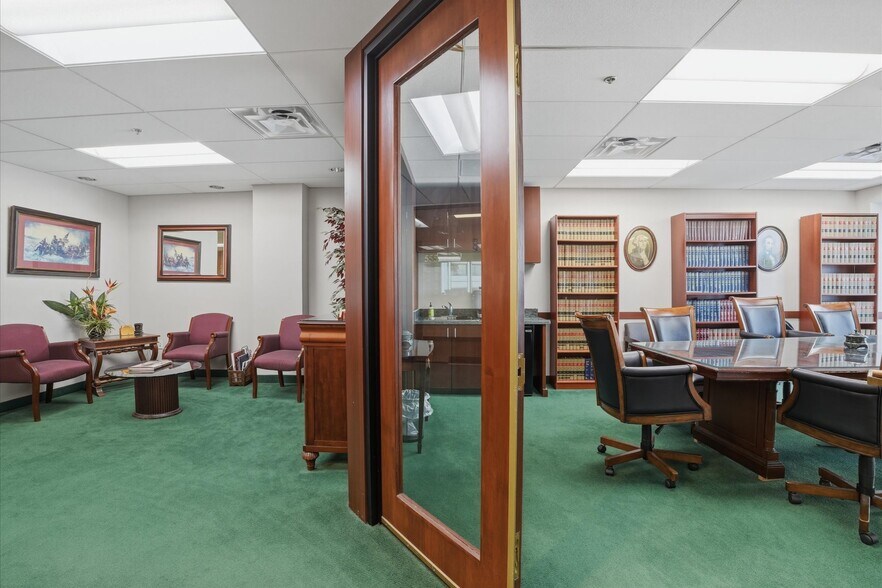 More Photos Of 3033 N Central Ave, Phoenix Office For Sale