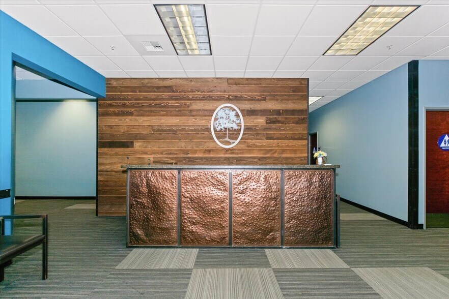More Photos Of 7970 Cherry Ave, Fontana Showroom For Lease