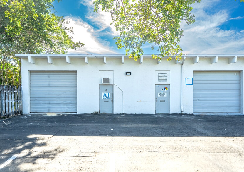 More Photos Of 2413 N Federal Hwy, Delray Beach Storefront Retail Residential For Lease