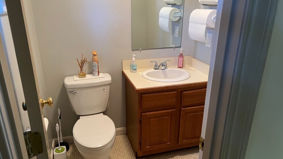 More Photos Of 150 W Grove St, Middleborough Medical For Sale