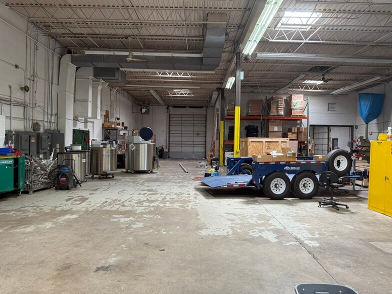 More Photos Of 7905 Airpark Rd, Gaithersburg Light Distribution For Lease