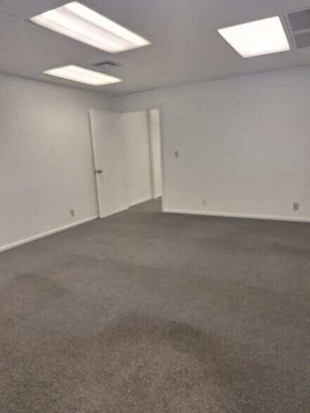 More Photos Of 5067-5085 Arville St, Las Vegas Unknown For Lease