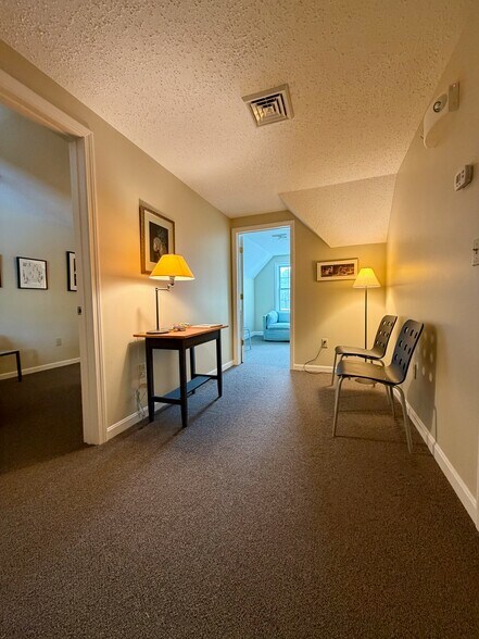 More Photos Of 433 US Route 1, York Medical For Sale