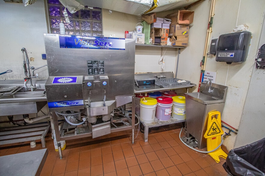 More Photos Of 130 Tamiami Trl, Punta Gorda Restaurant For Sale