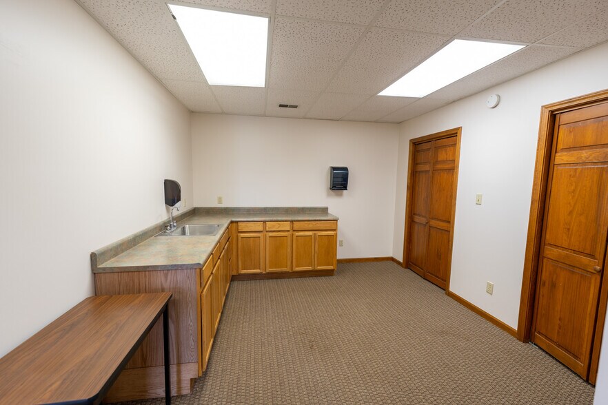 More Photos Of 447 N Old State Road 2, Valparaiso Warehouse For Lease