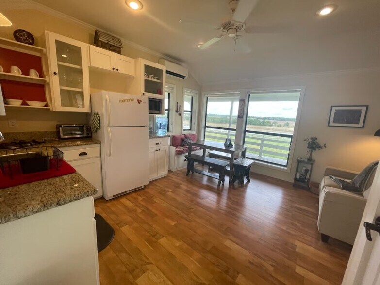 More Photos Of 1281 Post Oak Point Rd, New Ulm Hospitality For Sale