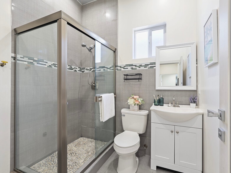 More Photos Of 15801 Chatsworth St, Granada Hills Apartments For Sale